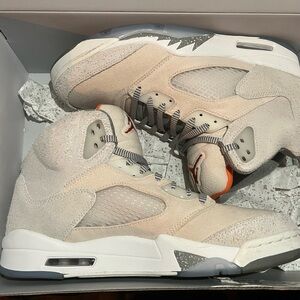 Barely Worn Size 11 - Air Jordan 5 Retro SE Craft Light Orewood Brown Sneakers